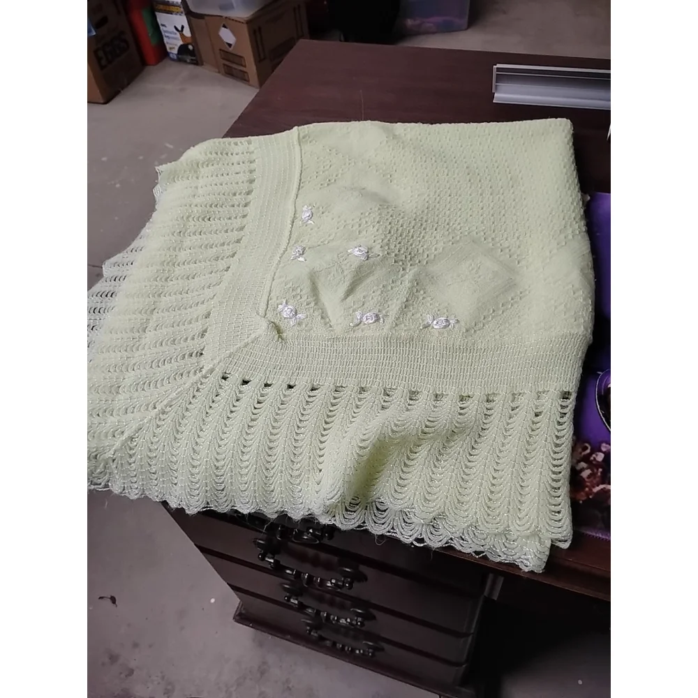 50's Vintage Cradle Knit Baby Blanket Yellow Crochet Knit 40x40”